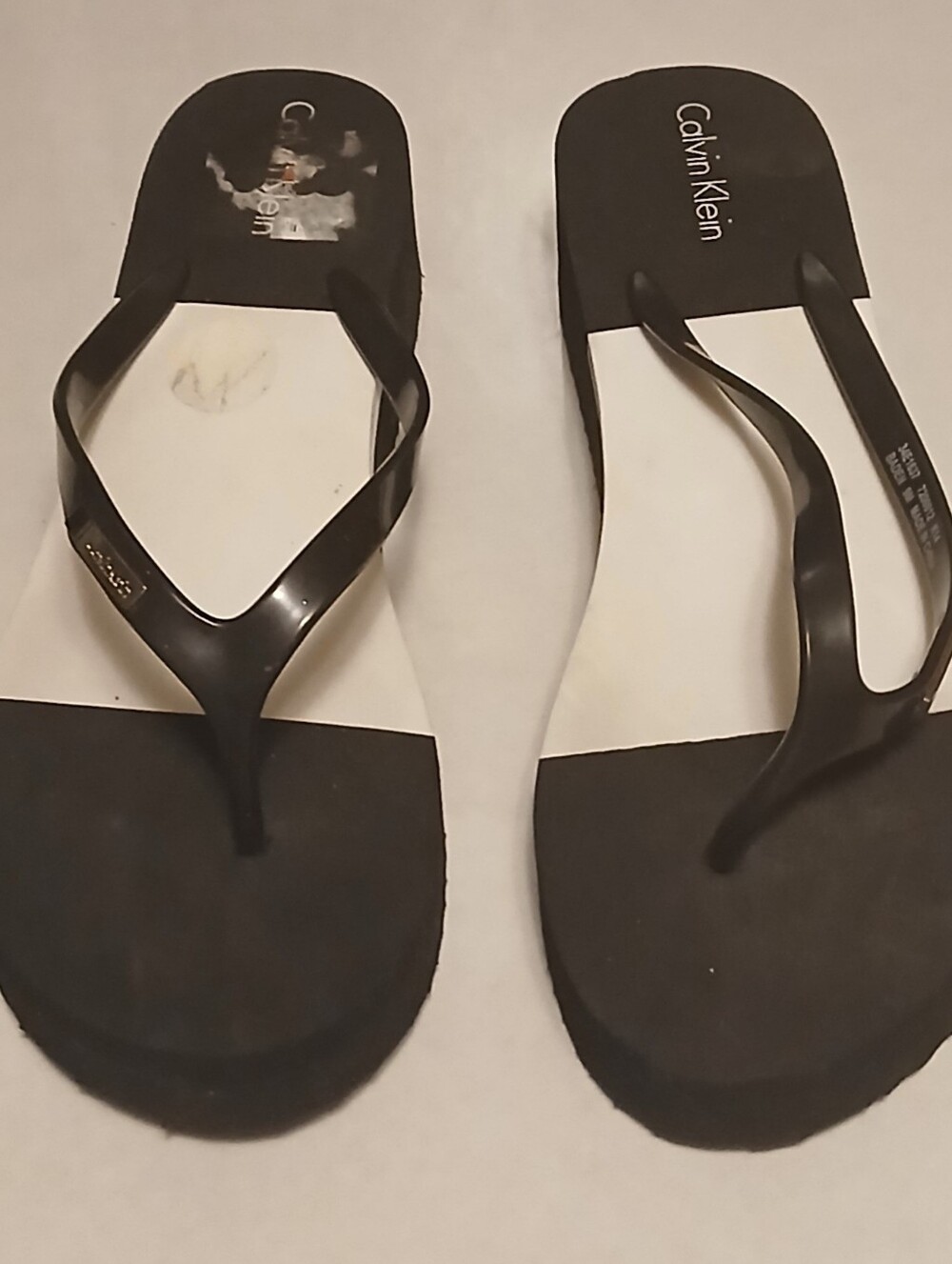 Calvin Klein Black and White Women’s Thong Sandals. New without box.
